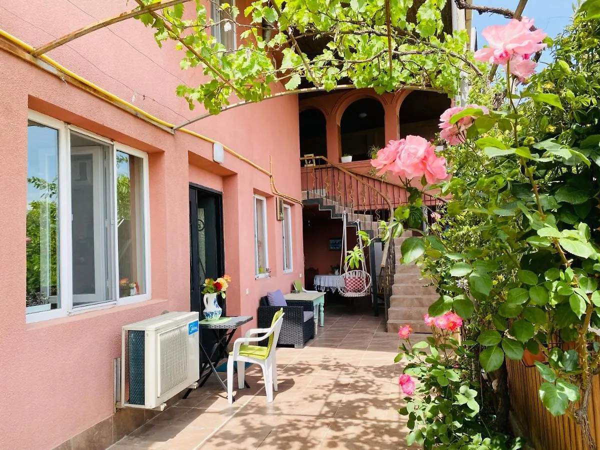 Eco Holiday House Tbilisi 0*,  Gruzie